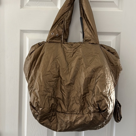 See By Chloe Gold Metallic Bag - Picture 5 of 13